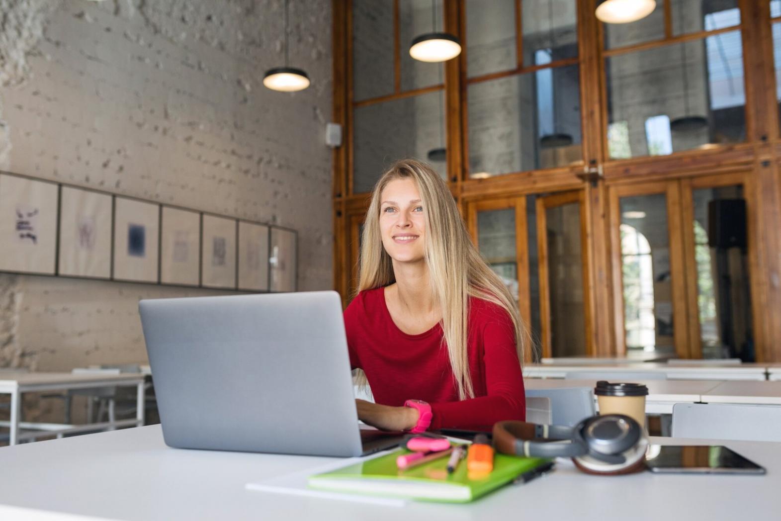 Financial data integration dashboard showing real-time synchronization between multiple systems